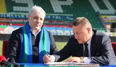 Sumudica, Çaykur Rizespor'a imzayı attı