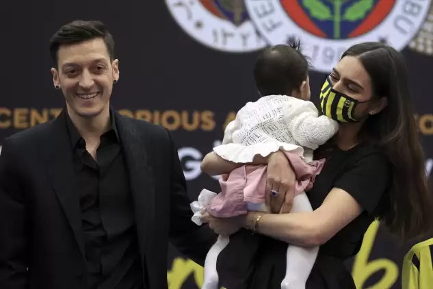 Mesut Özil’in eşi Amine Gülşe'nin 190 bin TL’lik Instagram paylaşımı 