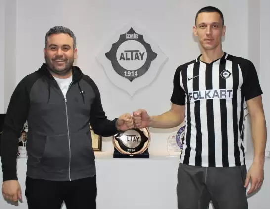 Adam Stachowiak Altay’da!