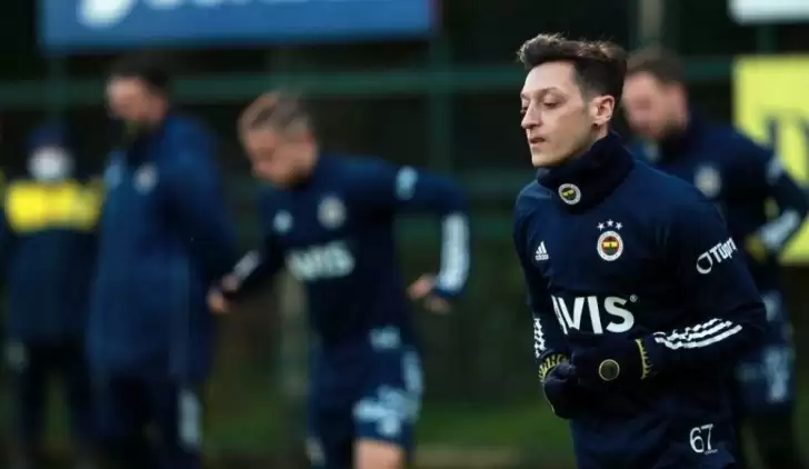 Fenerbahçe'de Mesut Özil sahne alıyor