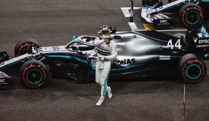 Formula 1'de bir ilk! Hamilton ile Mercedes arasında dev sözleşme