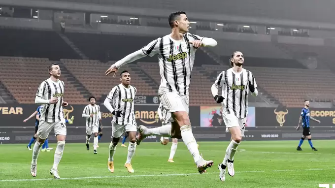 "Ronaldo 40 yaşına kadar oynayabilir"