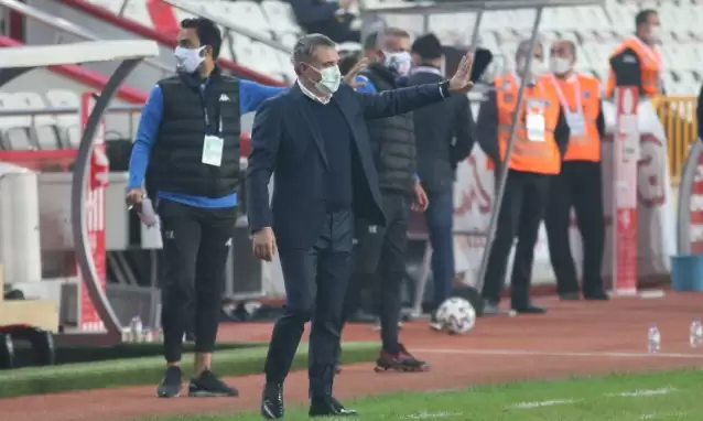 Ersun Yanal: "Koca koca adamları ağlatmaya kimsenin hakkı yok"