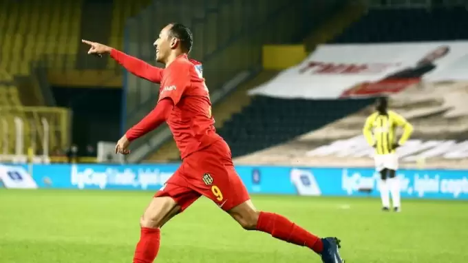 UEFA, Umut Bulut'un doğum gününü kutladı