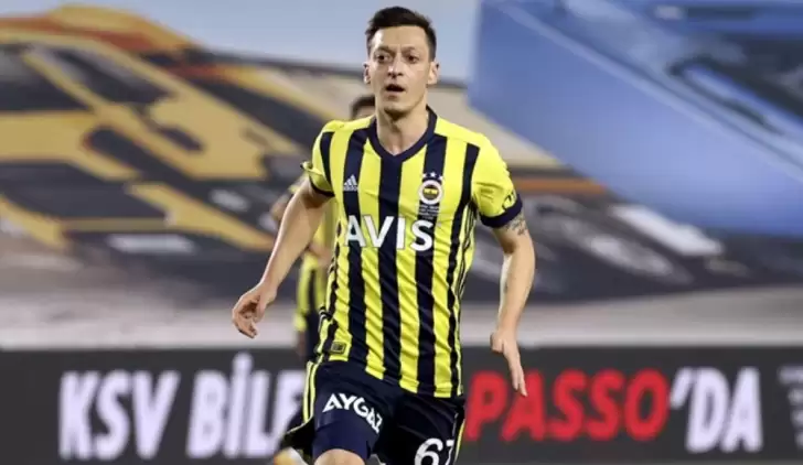 Mesut Özil sahne alıyor