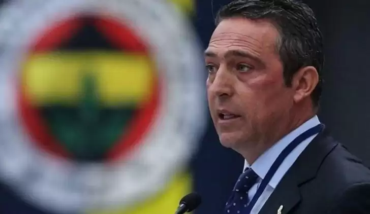 Fenerbahçe’de Koç’un derbilerde yüzü gülmüyor