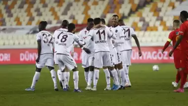 Bakasetas bu kez Alanyaspor'a rakip! Trabzon'da 11'ler...