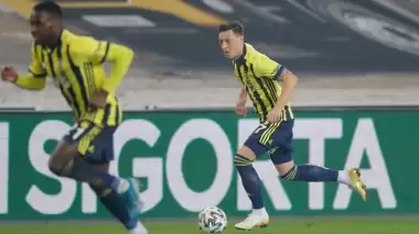 Mesut Özil 11'de olacak mı? Erol Bulut kararını verdi! 