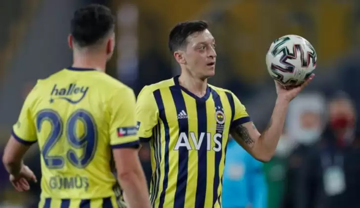 Fenerbahçe - Başakşehir maçında ilk 11’ler belli oldu! Mesut Özil..