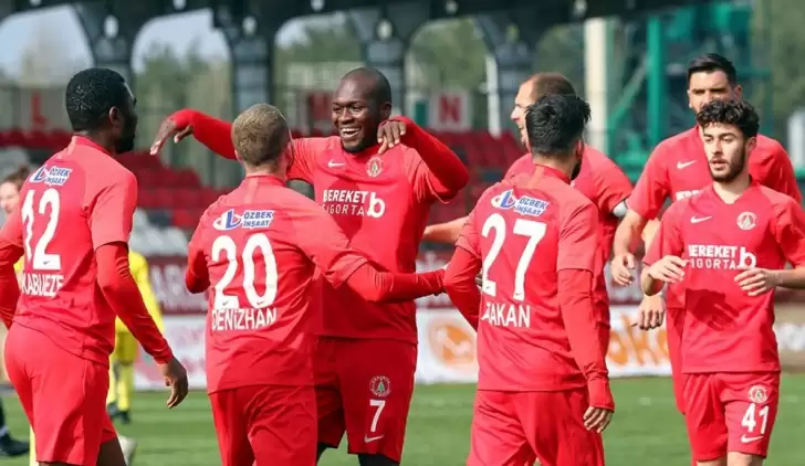 Ümraniyespor, 3 puanı 3 golle aldı