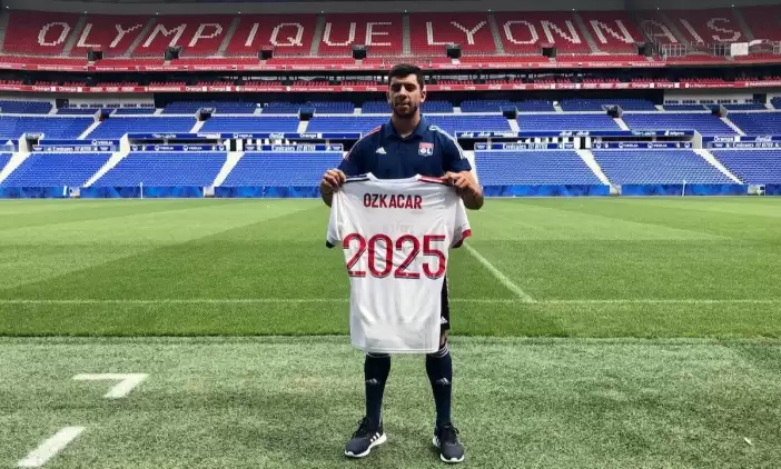 Cenk Özkaçar Lyon'da ilk maçına çıktı