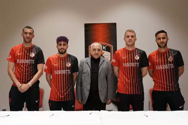 Gaziantep'ten yeni transferlere imza töreni