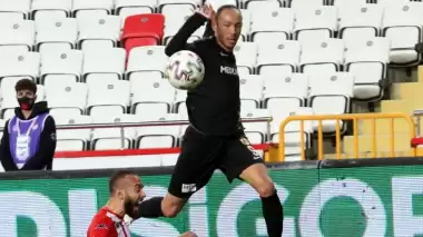 Umut Bulut, Fenerbahçe efsanesini yakaladı! 503 maç...