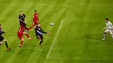 İlk yarı başka, ikinci yarı bambaşka!