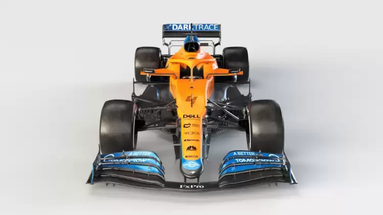 Formula 1'de örtüler kalkmaya başlandı, McLaren yeni aracını tanıttı