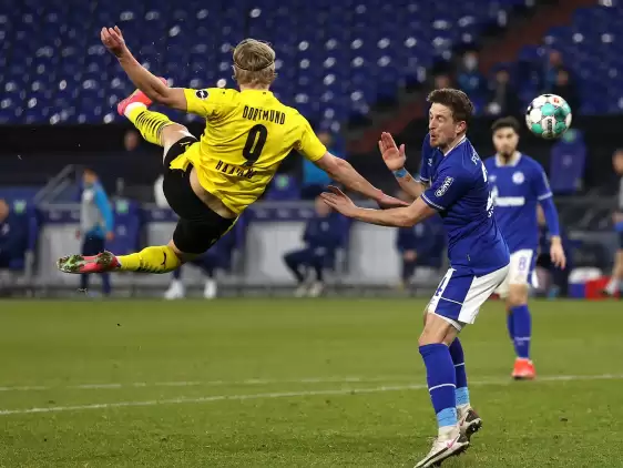 Ruhr derbisinde Borussia Dortmund farka gitti