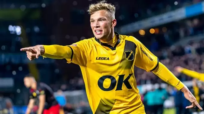 Beşiktaş'ta Van Hooijdonk kapıdan döndü!