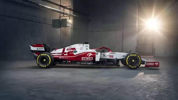  Formula 1'de Alfa Romeo, yeni aracını görücüye çıkardı!