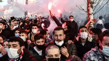 Beşiktaş'a Ümraniye ve Dolmabahçe’de taraftar dopingi