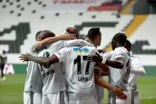 Vodafone'da 45'lik Beşiktaş şarkısı!