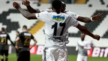 Larin: "Aboubakar ile futboldan zevk alıyoruz"