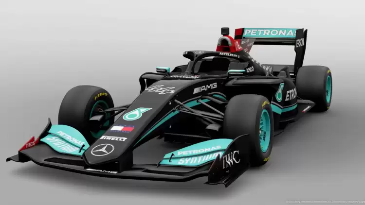 Ve karşınızda Mercedes'in yeni F1 aracı 'W12'