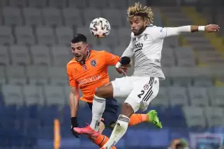 “Türkiye’de parlamaya devam ediyor” Beşiktaşlı futbolcuyu övdüler… 