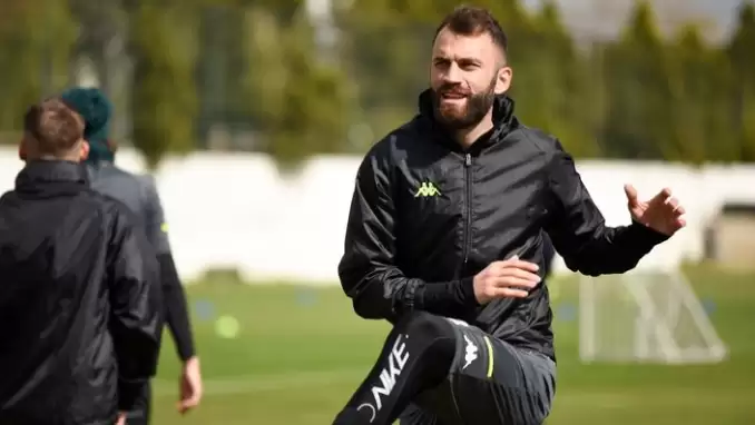 Denizlispor'da Mustafa Yumlu, takımla çalışmalara başladı