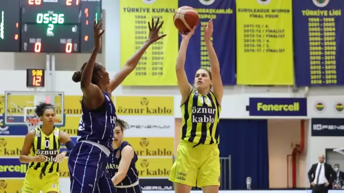 Hatay'ı deviren Fenerbahçe, seride 1-0 öne geçti