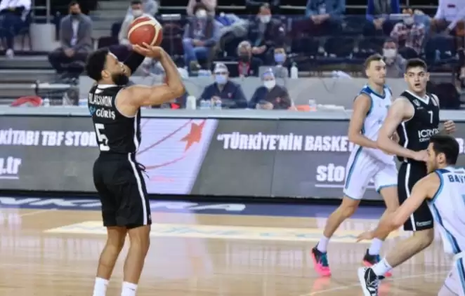 Potanın Kartalları'nı James Blackmon uçurdu