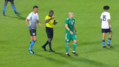 Feghouli attı, Cezayir farklı kazandı