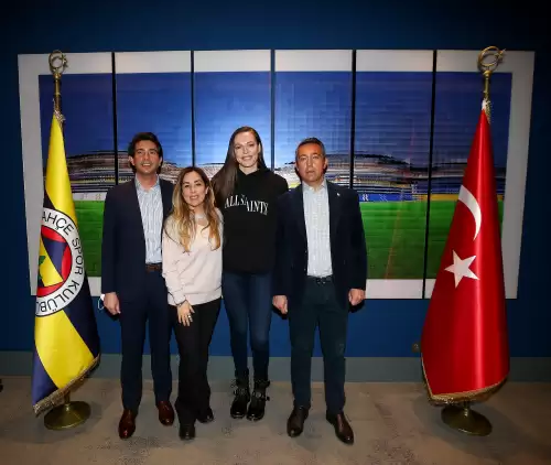 Fenerbahçe kaptanı üç yıllık imzayı attı!