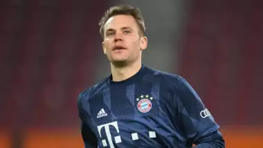 Neuer kendine ek iş buldu!