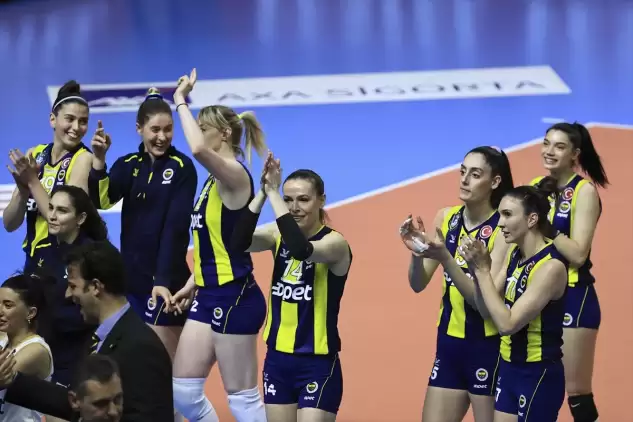 Fenerbahçe Opet yarı final serisinde 1-0 öne geçti