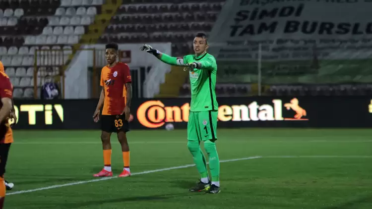 Muslera yeni imzadan sonra gülmedi!