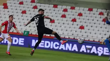 Sivasspor - Antalyaspor maçında sahalarda ender görülecek asist