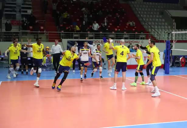 Fenerbahçe filede Arkas Spor’u eleyerek finale yükseldi