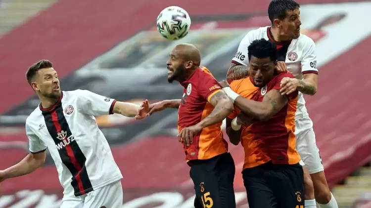 Galatasaray'da Donk'a VAR uyarısı ile kırmızı kart çıktı!