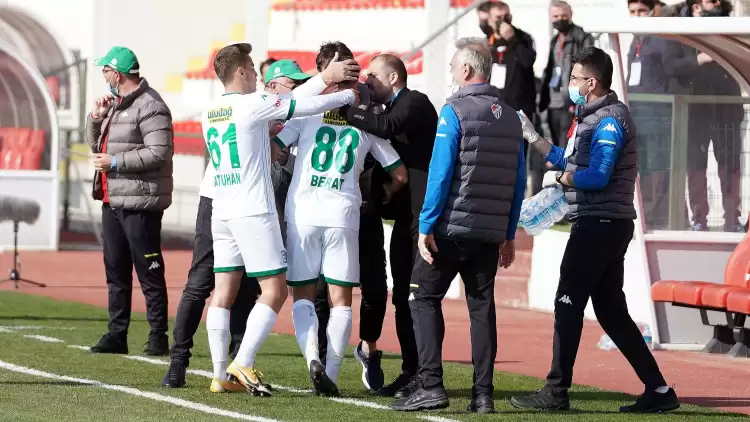 Bursaspor Antrenörü Tan: “Özer’e yapılan hareket penaltı”