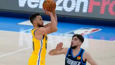 Stephen Curry adeta alev aldı! 29 dakikada şov...