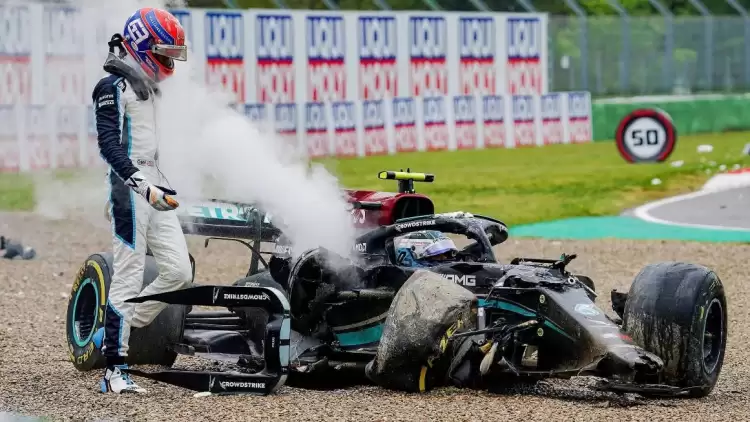 F1'de kaza sonrası Bottas'tan Russell’a orta parmak! 