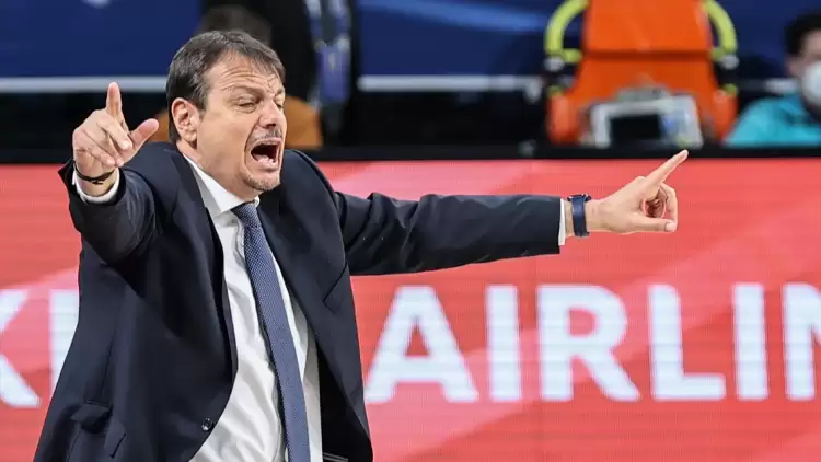 Ergin Ataman iki yıl daha Anadolu Efes'te!