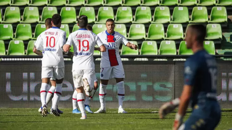 PSG Metz'i geçti, maç fazlasıyla lider oldu