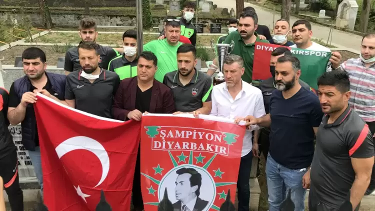 Diyarbekirsporlu futbolcular şampiyonluk kupasını Gaffar Okkan'a götürdü