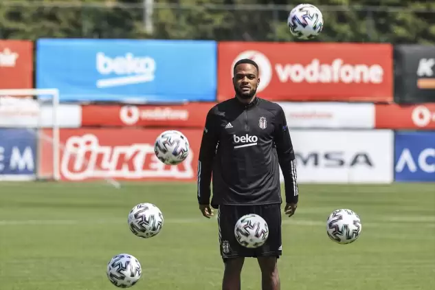 Beşiktaş taraftarından Larin’e çağrı