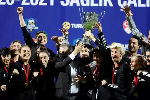 Beşiktaş’ta ilk şampiyonluk geldi!
