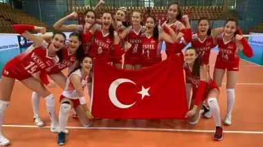 16 Yaş Altı Kız Voleybol Milli Takımı, Portekiz'i 3-1 ile geçti