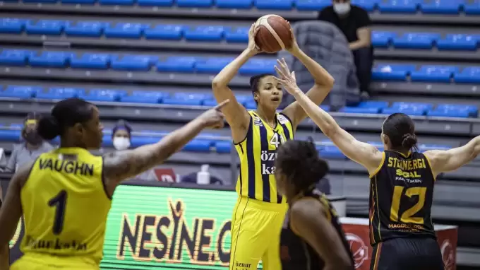 Fenerbahçe'de şampiyonluğa 1 kaldı! Galatasaray direnemedi