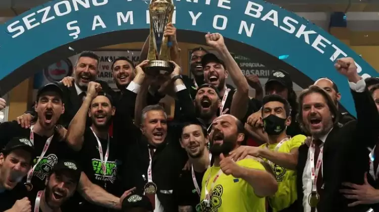 Merkezefendi Belediyesi Denizli Basket şampiyonluk kupasını aldı