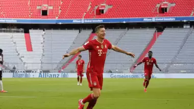 Bundesliga'da şampiyonluğu garantileyen Bayern Münih, farklı kazandı